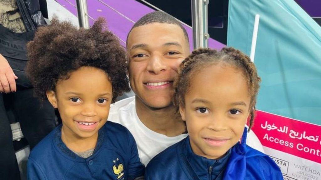 kylian mbappé et son fils