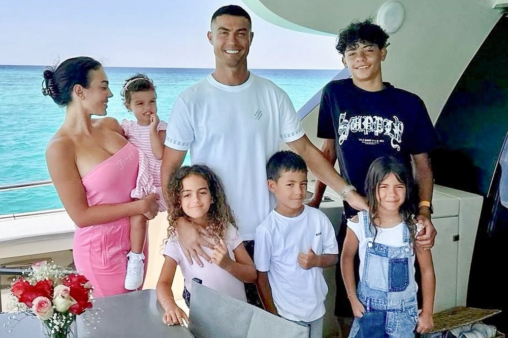 Cristiano Ronaldo enfants : découvrez sa famille nombreuse