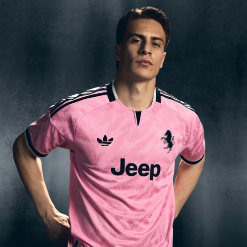 Pourquoi la Juventus portait-elle du maillot rose ?